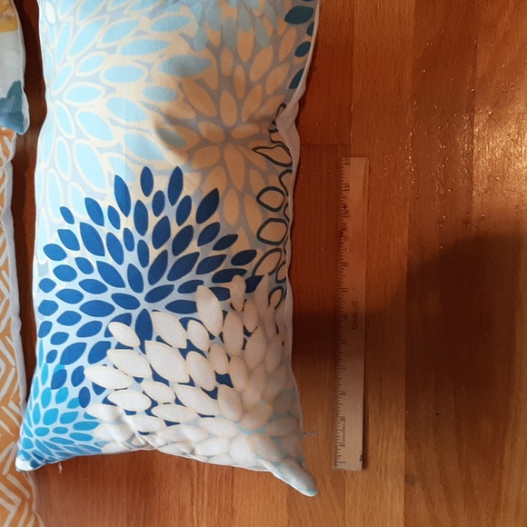 Spring Pillows !!! - Picture 2 of 3